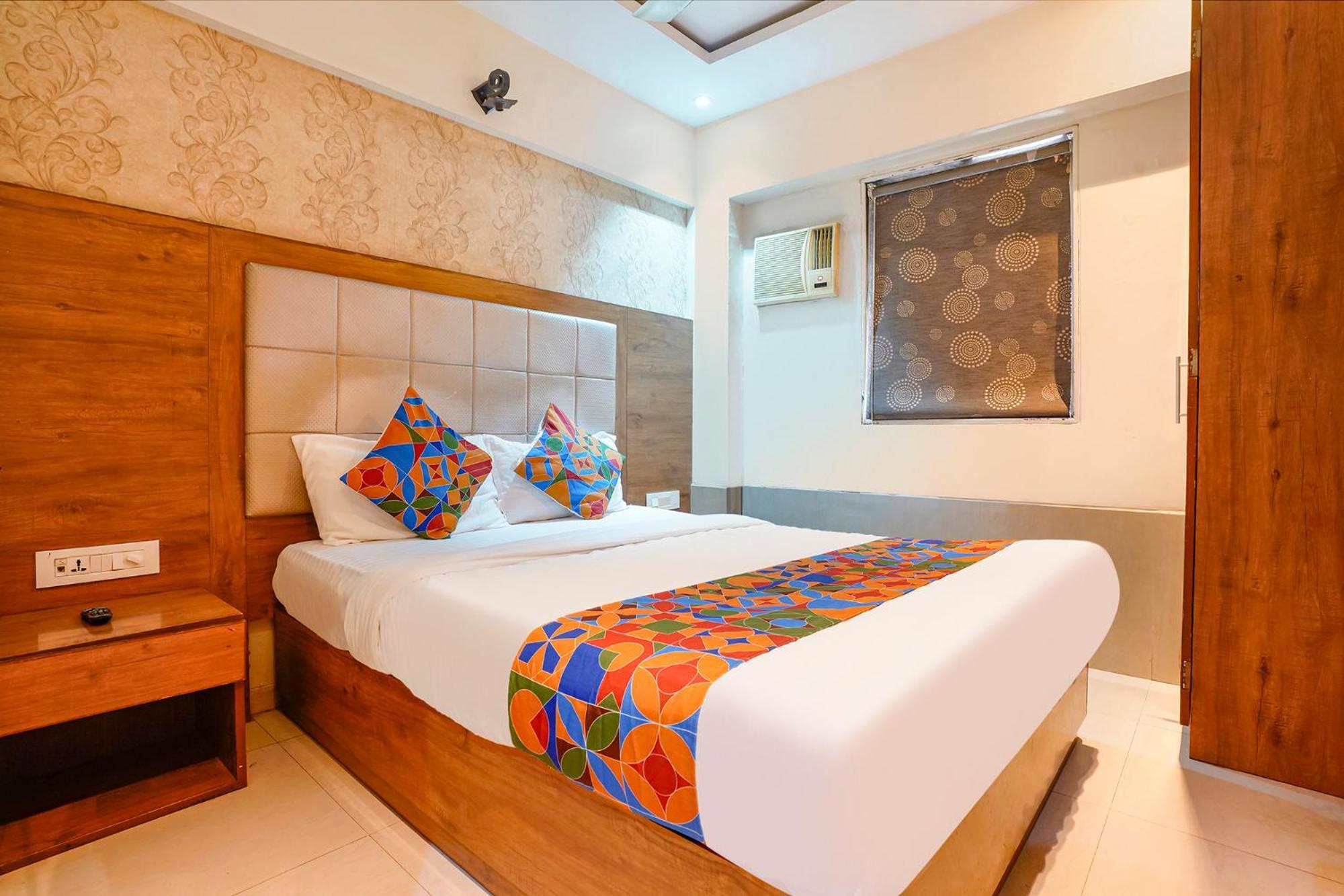 Fabhotel Regal