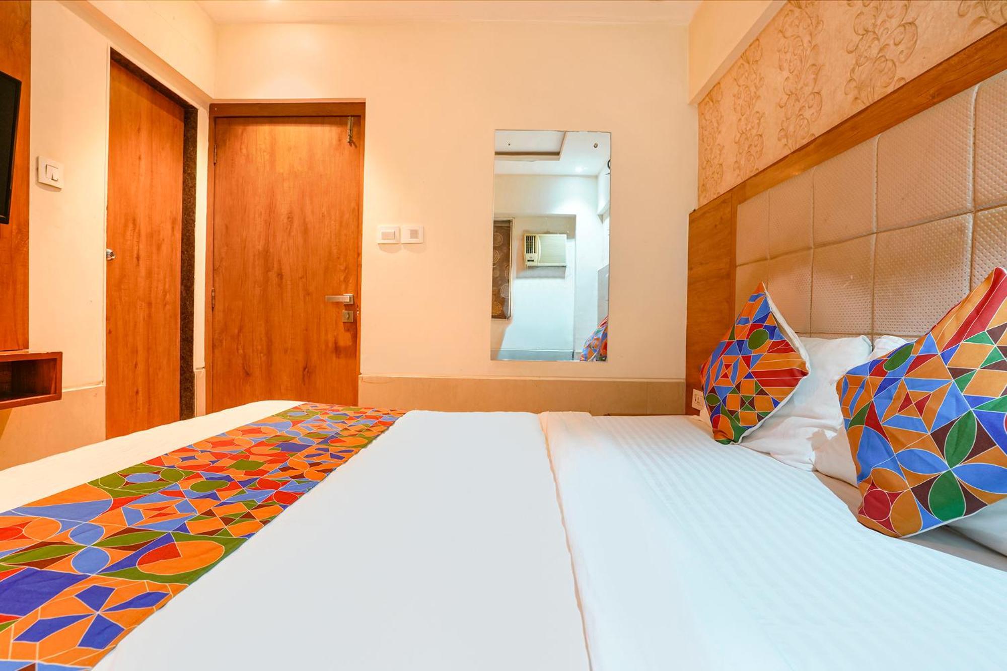 Fabhotel Regal Hotel
