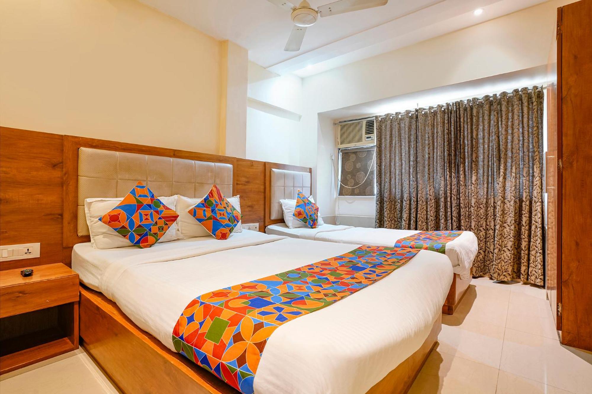 Hotel Fabhotel Regal Bombay